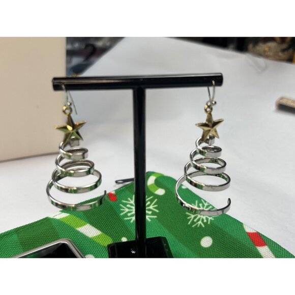 Christmas-Themed Earrings & Brooch Set With Spiral Tree Design Gift Motif Reinde - Picture 5 of 6